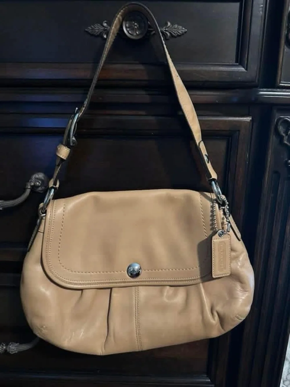 Leather Shoulder Bag in Tan - Classic Women's Handbag - Picture 1 of 3